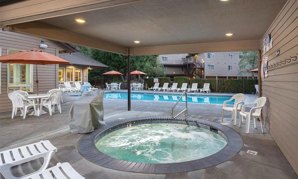 Whispering Woods Resort Welches Exteriör bild