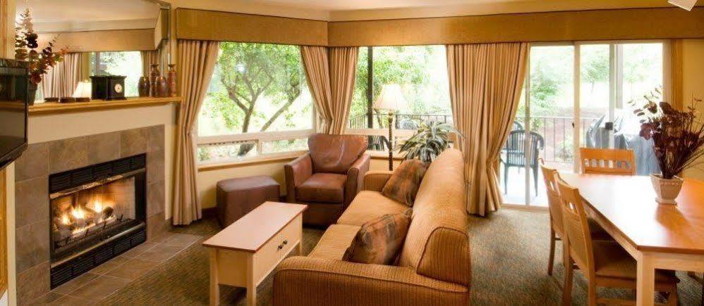 Whispering Woods Resort Welches Exteriör bild